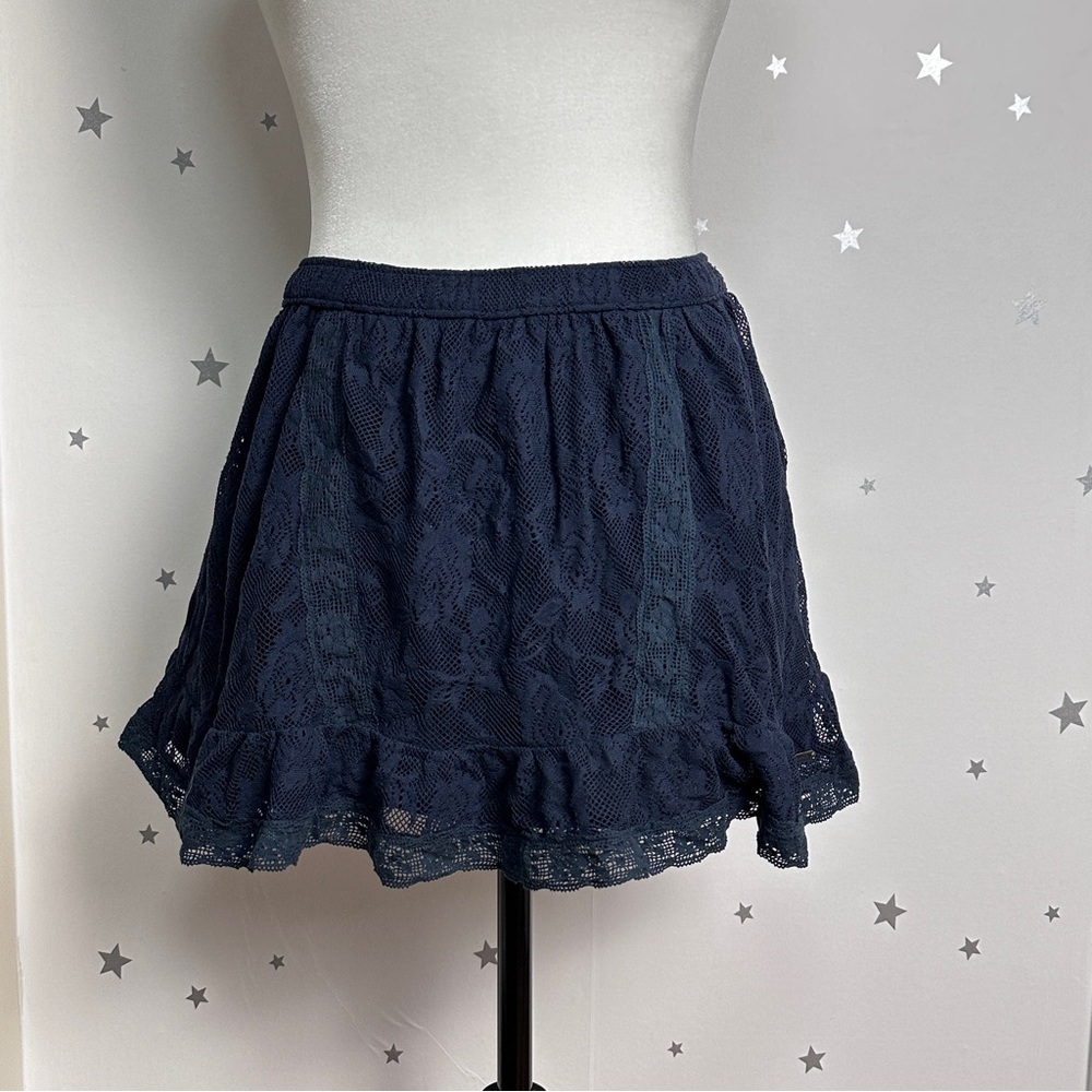 Abercrombie & Fitch Navy Blue Mini Lace Skirt Ruffled Casual EUC Size M Summer
